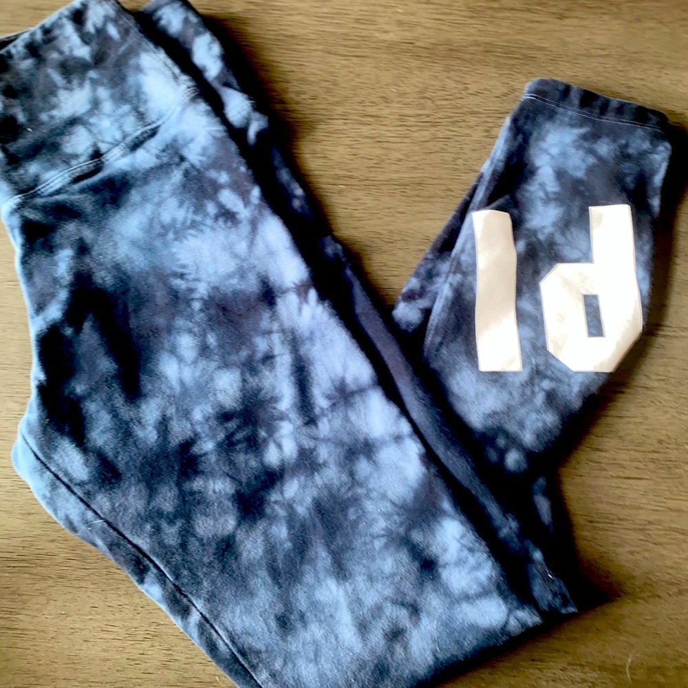 PINK Victoria’s Secret leggings